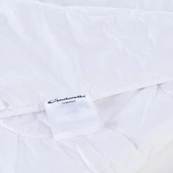 Cinderella Bamboo - Bamboe Zomer Dekbed - 200x200 Cm 8 Cinderella Bamboo - Bamboe Zomer Dekbed - 200x200 Cm -Woninginrichting 1000063288 0102