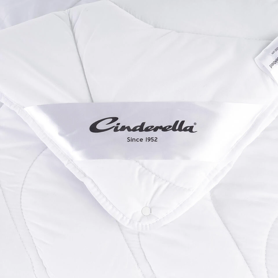 Cinderella Dance - Dekbed 4-seizoenen - 200x200 Cm 4 Cinderella Dance - Dekbed 4-seizoenen - 200x200 Cm - Afbeelding 2