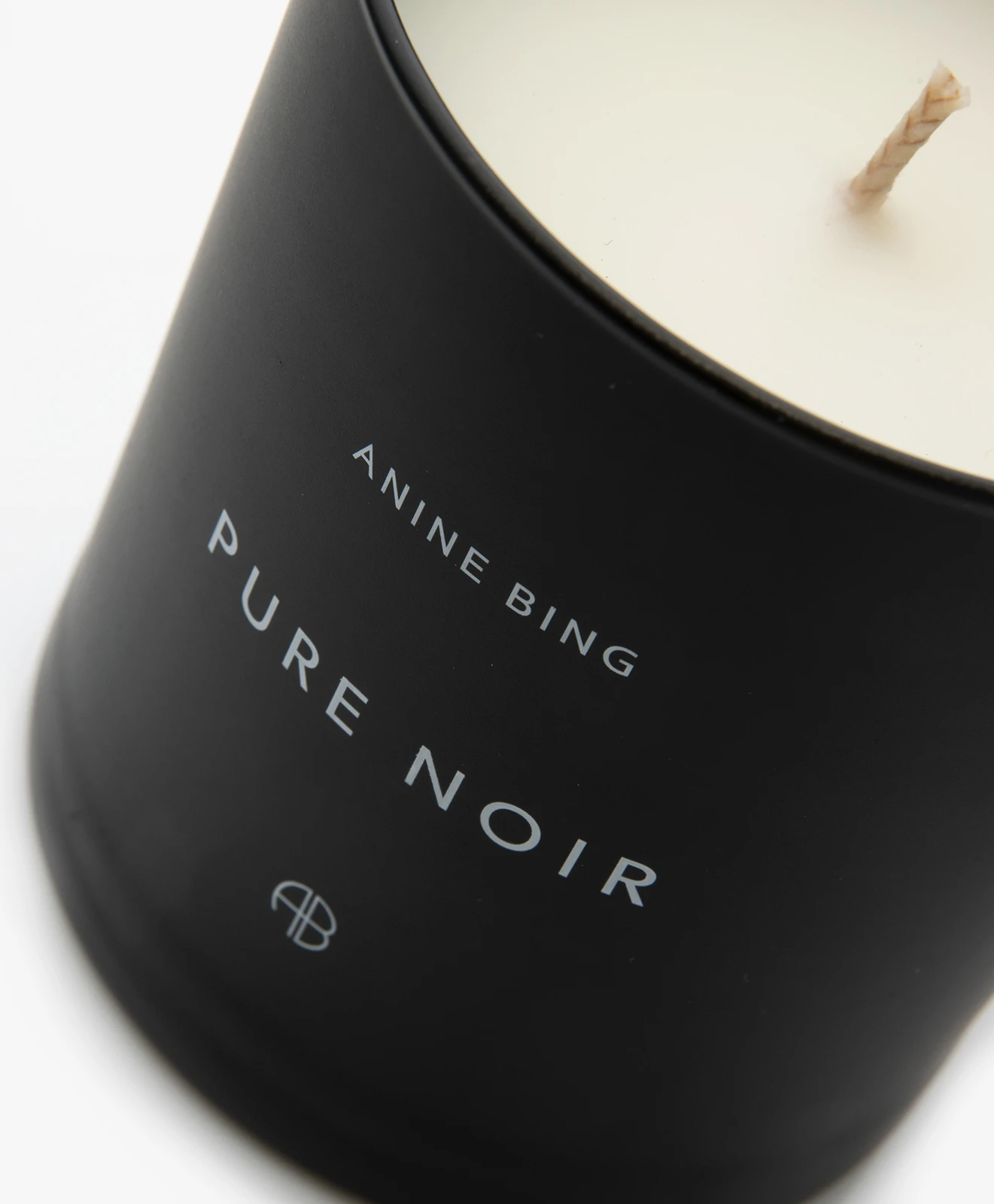 Anine Bing Pure Noir Geurkaars 5 Anine Bing Pure Noir Geurkaars - Afbeelding 3