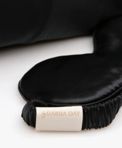 By Dariia Day Zijden Travel Set Met Luxfill Kussen - Midnight Black -Woninginrichting f4dc85b9 4c6a 4193 815c 05d06399ed13 08